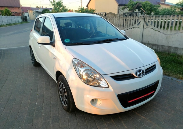 Hyundai i20 cena 14900 przebieg: 185000, rok produkcji 2010 z Gorlice małe 301